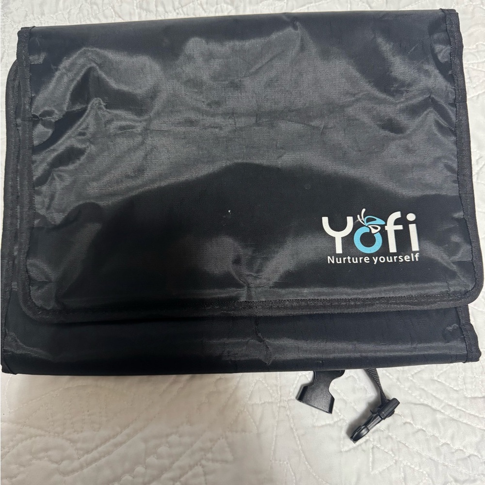 Yofi Black Travel Organizer- excellent condition